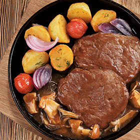 Медальоны из говядины с грибной зажаркой